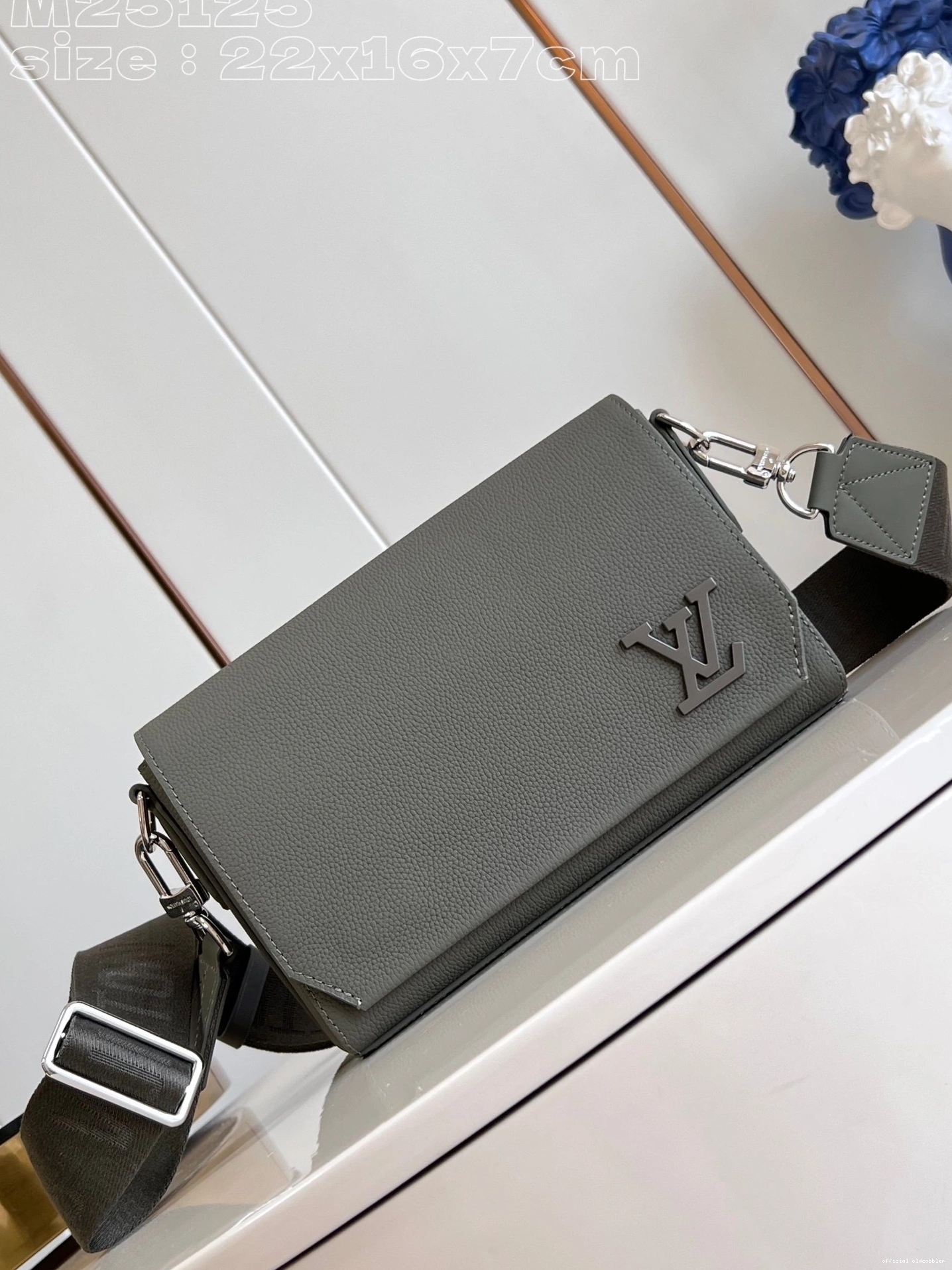 Official oldcobbler VUITTON Takeoff PM-22*16.5*7CM LOUIS Messenger 0716